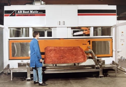 40 år med robotiserad vattenskärning